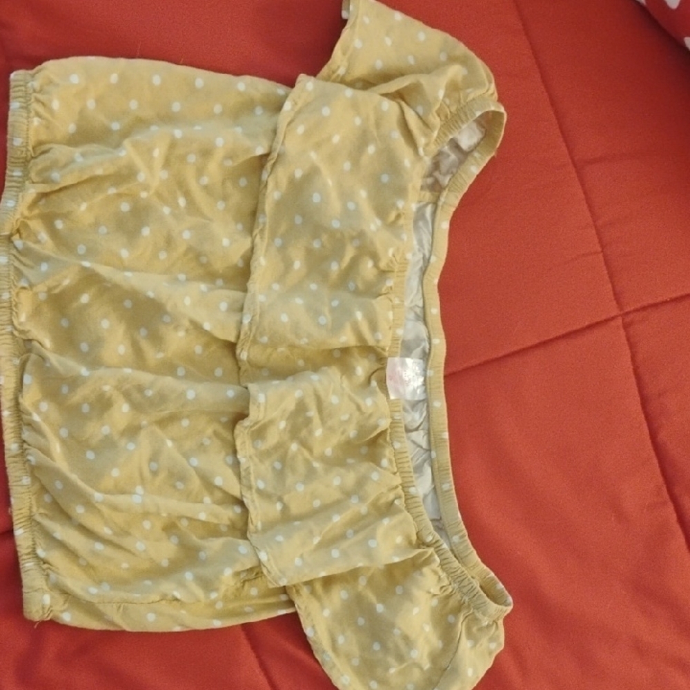 No Boundaries Yellow and White Top with Elegant Design